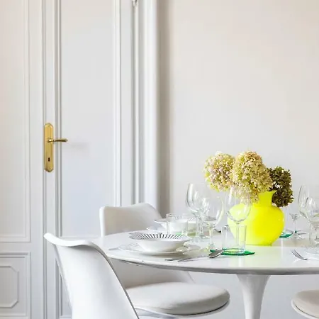 Anna Deluxe Apartment