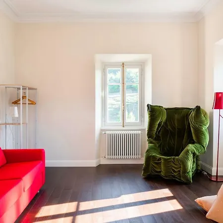 Anna Deluxe Apartment