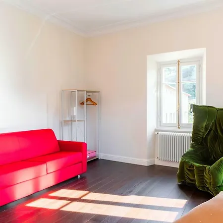 Anna Deluxe Apartment *