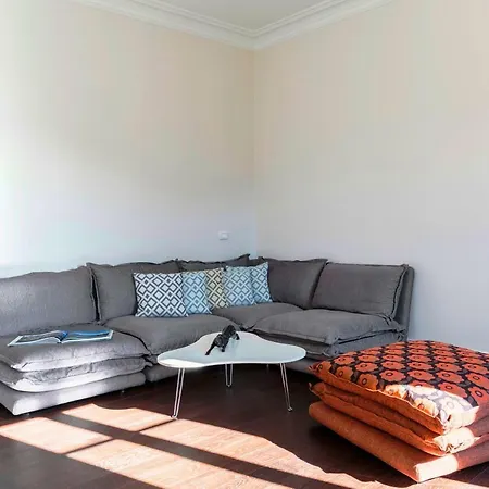 Anna Deluxe Apartment *